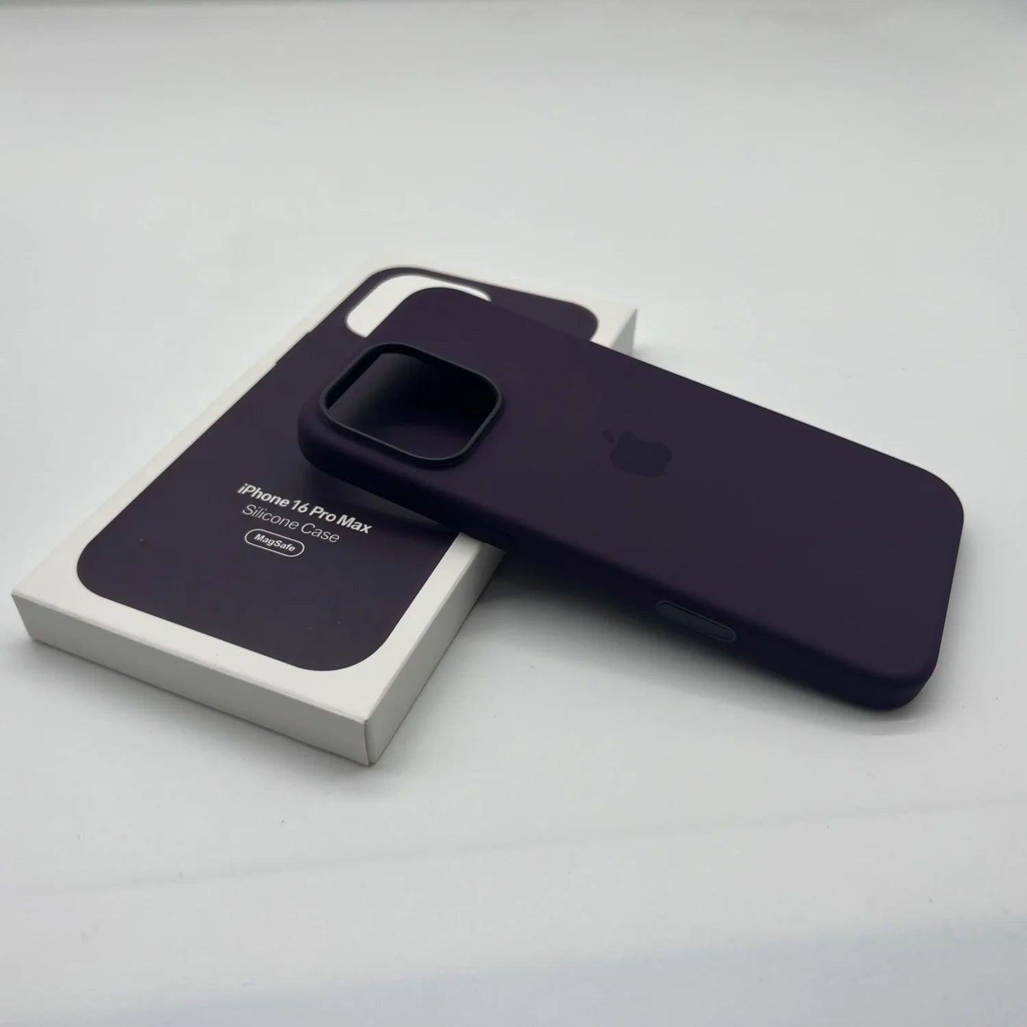 Iphone 16 Pro Max Silicone Case with Magsafe